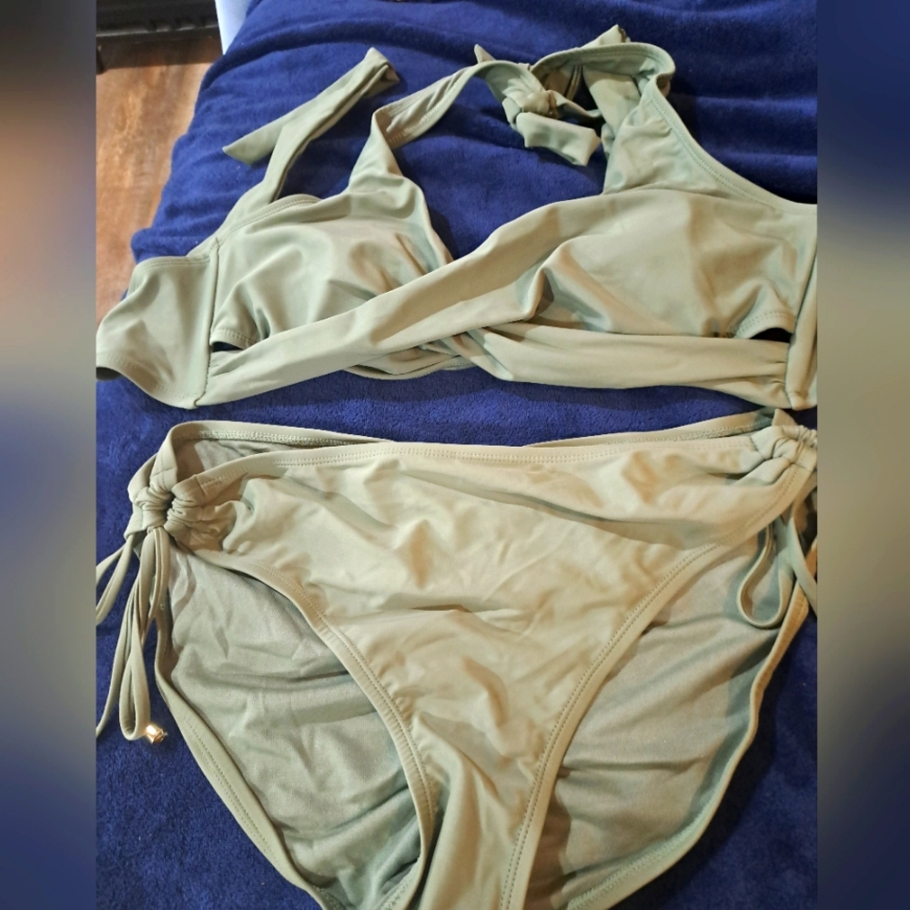 Bathing suit